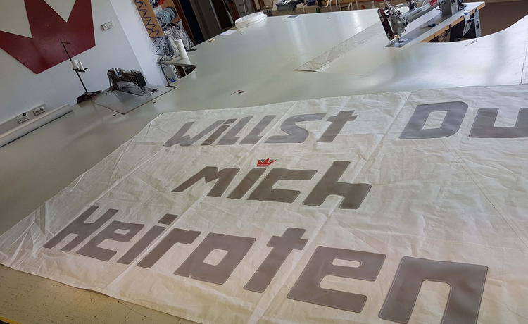 Sonderanfertigung Flagge "Willst du mich heiraten"